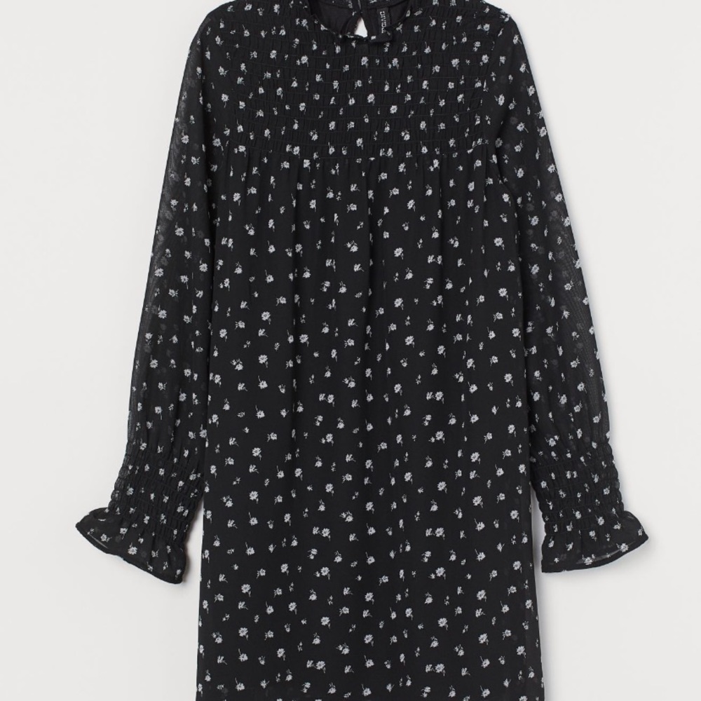 Never worn H&M smock detail dress